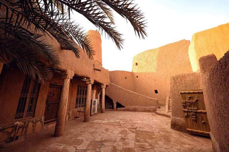 الرياض: رحلة شقراء وأشيقر التاريخية